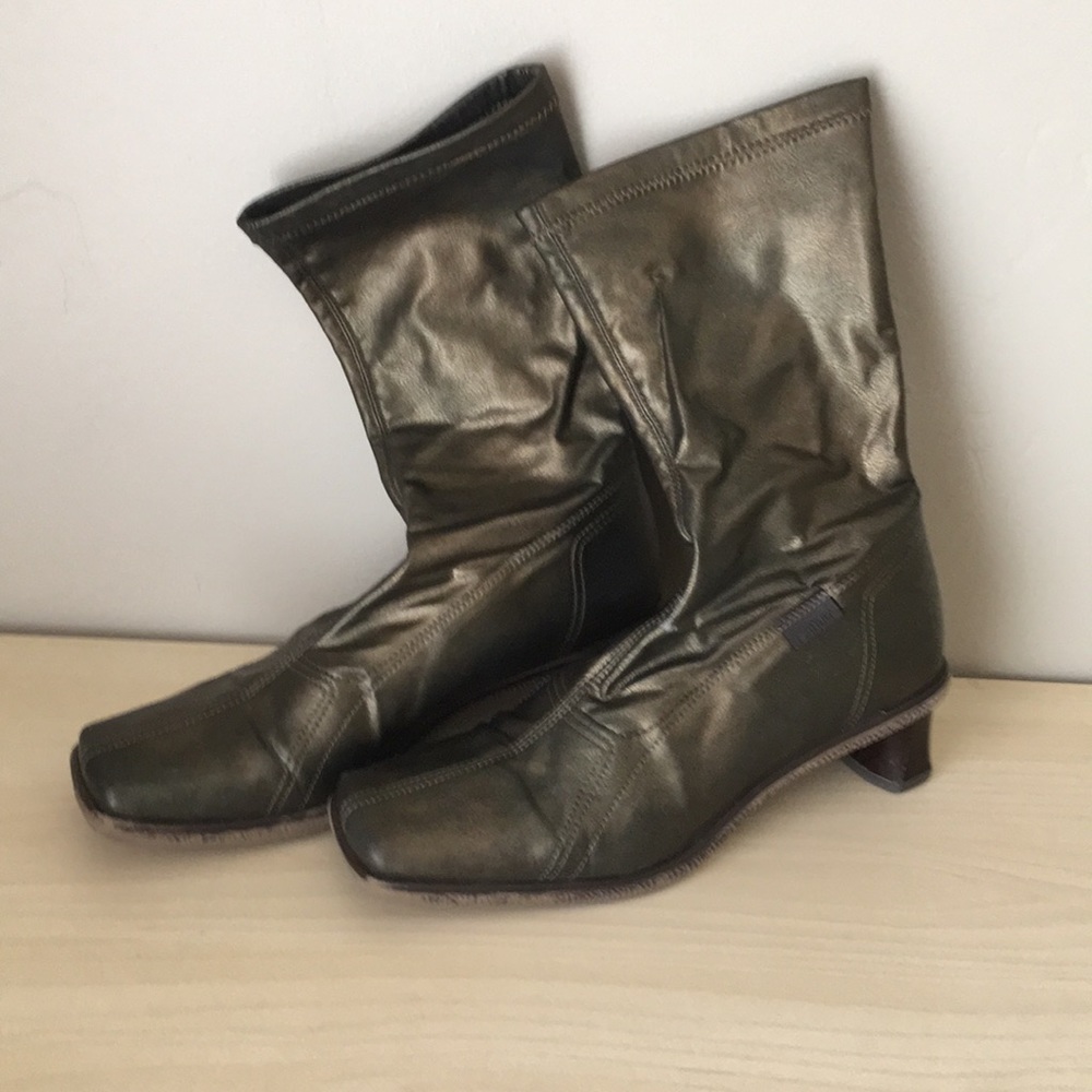 Olive colored retro calf boots by Espirit